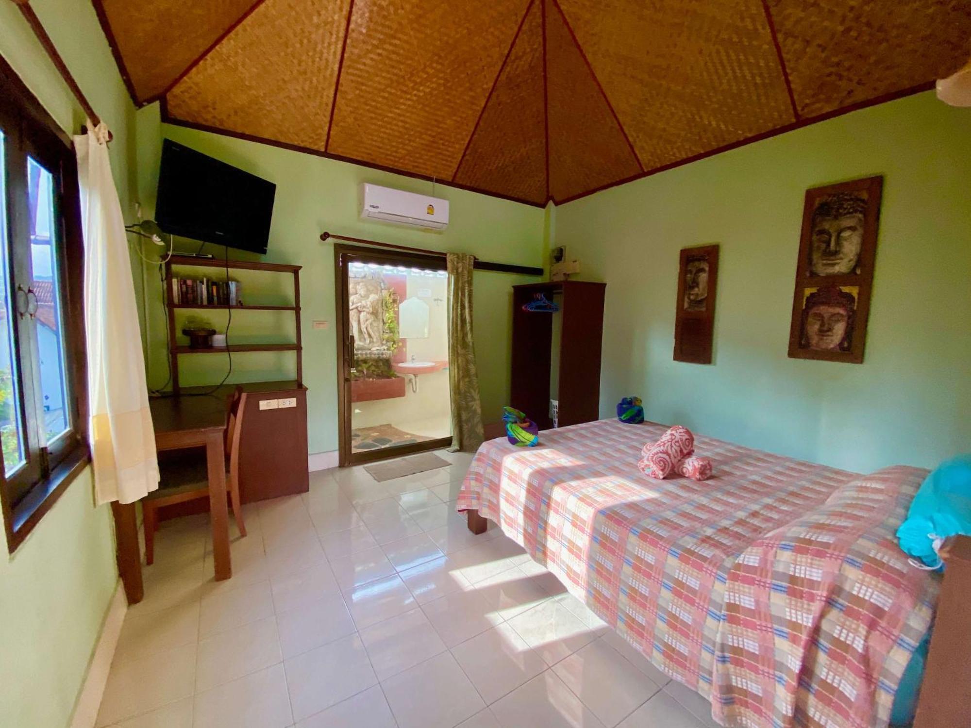 Shanti Lodge Phuket Chalong Exterior photo