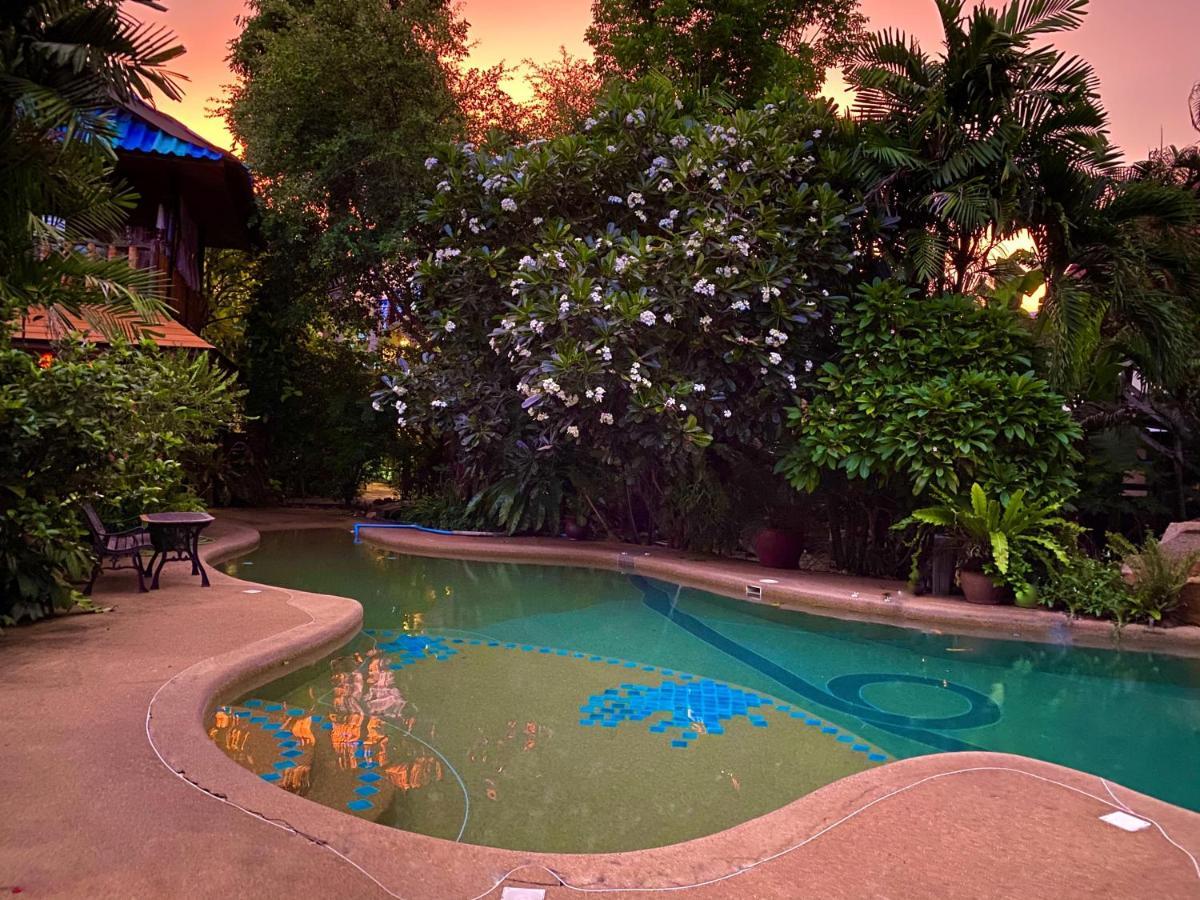 Shanti Lodge Phuket Chalong Exterior photo